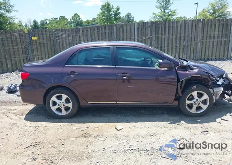 2013 Toyota Corolla Le Special Edition z USA, uszkodzony, nr VIN 2T1BU4EE5DC070467